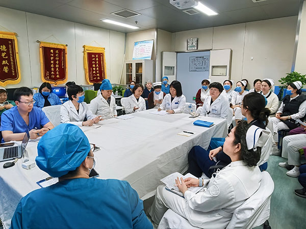 北京地坛医院重症医学科组织护理MDT查房